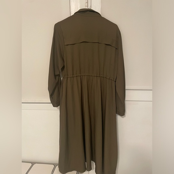 Kate Hewko LIGHTWEIGHT TRENCH COAT - Picture 6 of 8